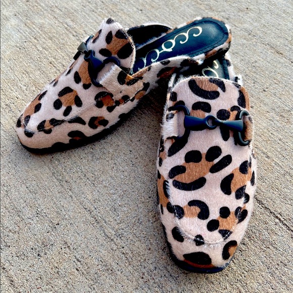Shoes - Leopard mules